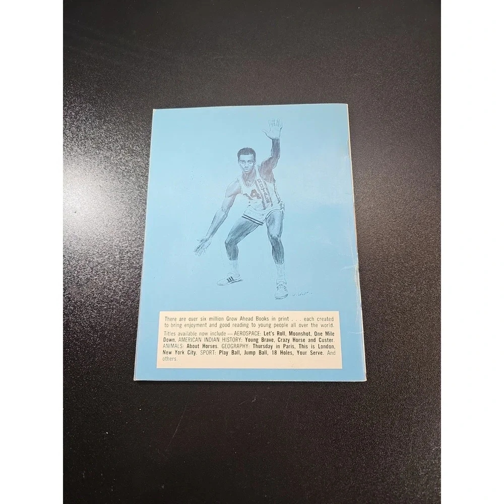 1969 Oscar Robertson Cincinnati Royals Jump Ball‎ booklet  Grow Ahead Books TWA